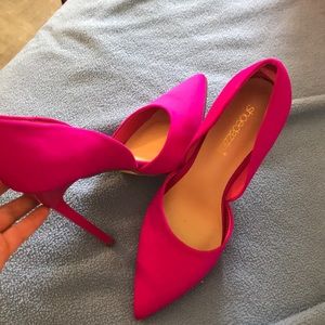 Shoe dazzle pink heels !!